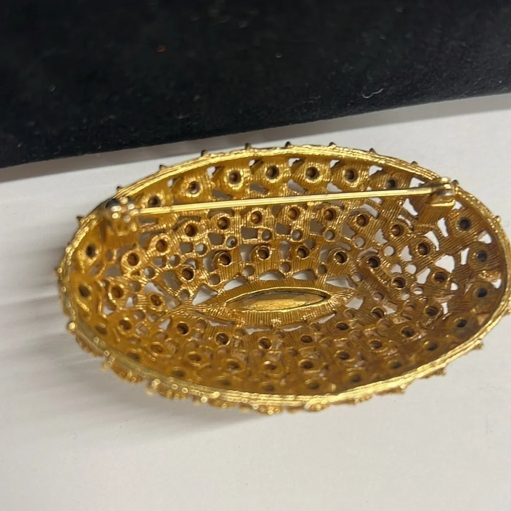 Vintage Art Deco Oval Deep Stone Cluster Pin Brooch